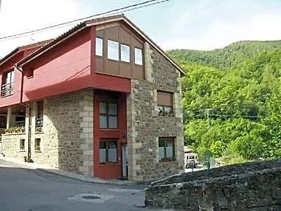 Remona Camaleño
