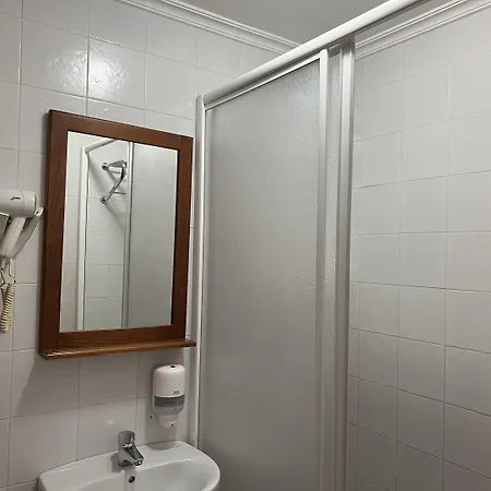 Remona מלון 3*